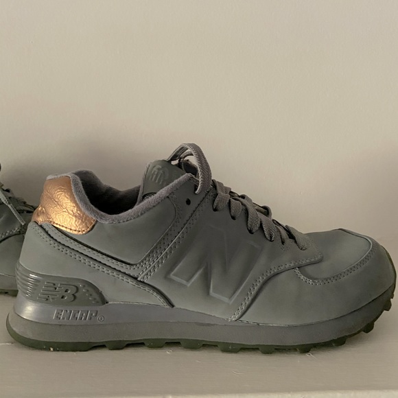 grey and gold new balance